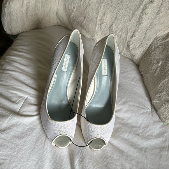 Nine West Lace Heels Size 9 Brand New - Picture 2 of 3